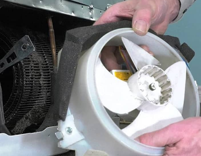 گرم شدن یخچال سامسونگ به دلیل خرابی فن کندانسور